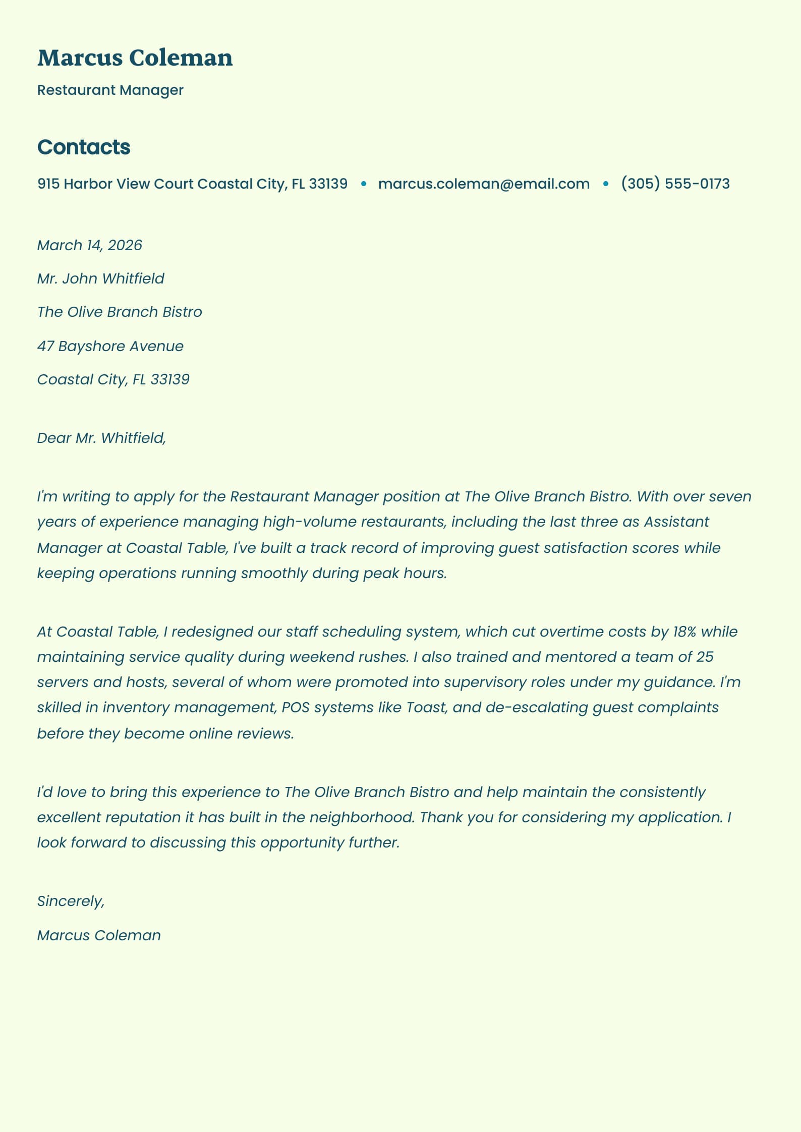#2. Experienced Restaurant Manager Cover Letter Example